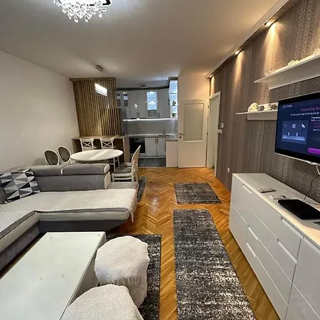 Central Luxury Suites Bijeljina Exterior photo
